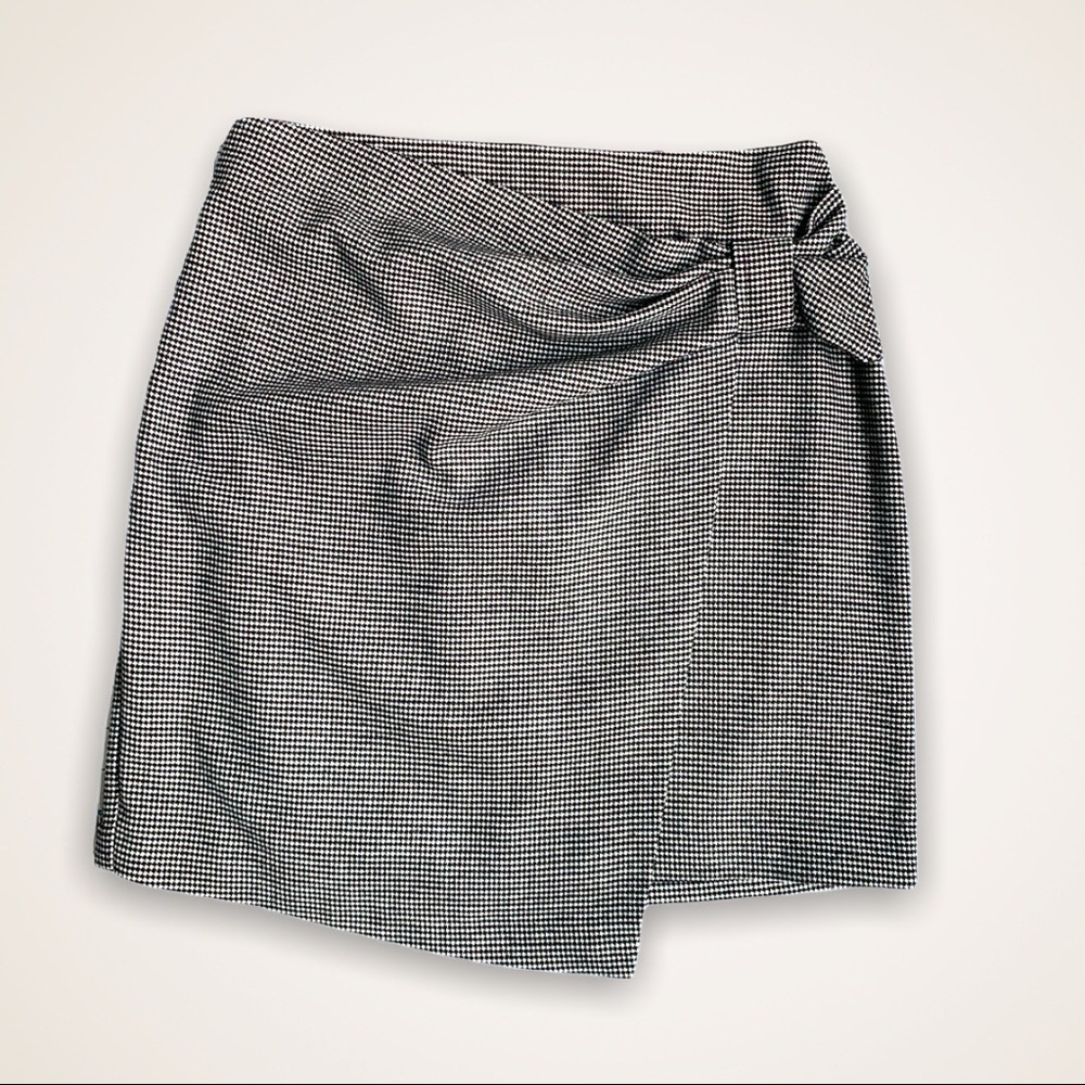 Club Monaco houndstooth skirt